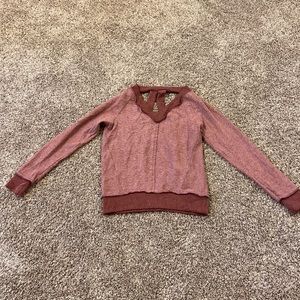 BKE Super soft top with cute back cut out in small